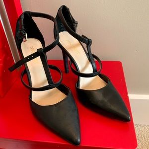 NWOT NINE WEST HEELS